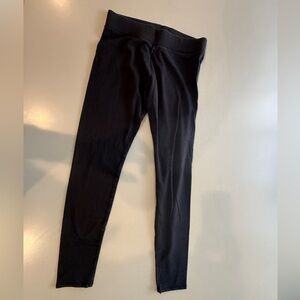 HUE Classic Black Leggings